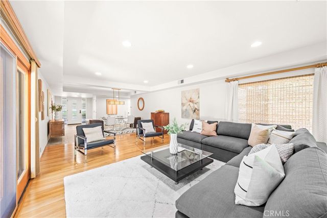 2275 N La Paz, Claremont, CA 91711