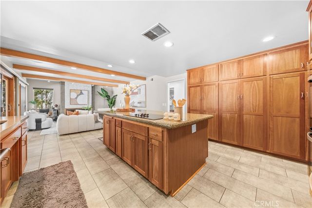 2275 N La Paz, Claremont, CA 91711