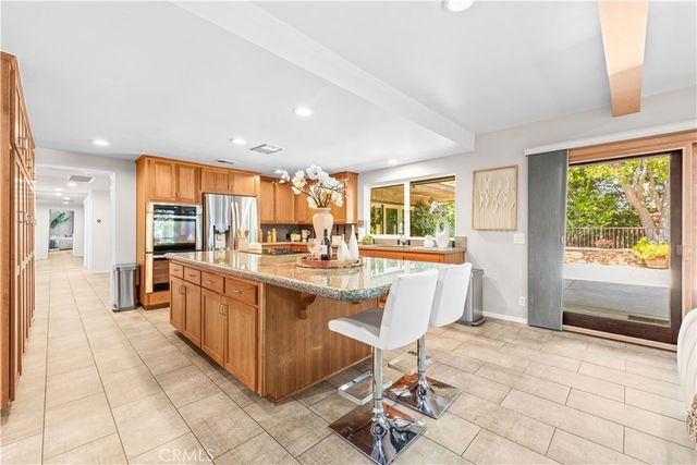 2275 N La Paz, Claremont, CA 91711