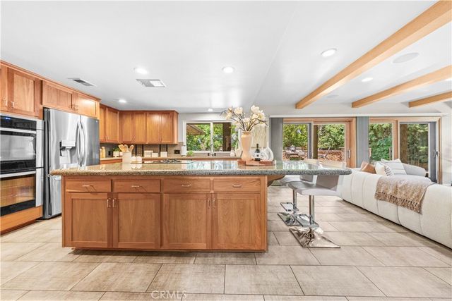 2275 N La Paz, Claremont, CA 91711