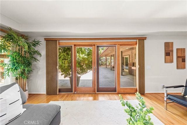 2275 N La Paz, Claremont, CA 91711
