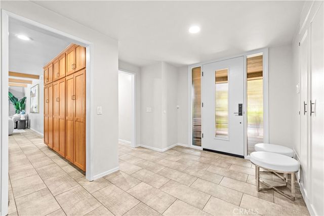 2275 N La Paz, Claremont, CA 91711