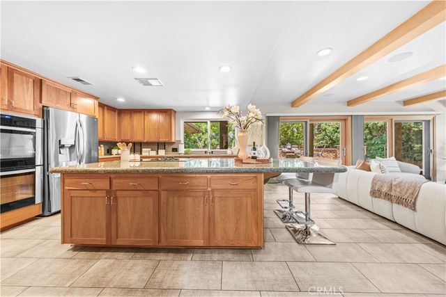 2275 N La Paz, Claremont, CA 91711
