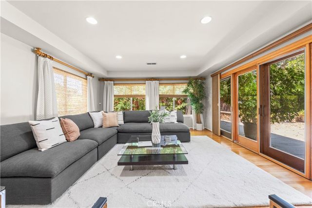 2275 N La Paz, Claremont, CA 91711
