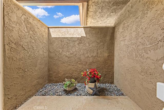 2275 N La Paz, Claremont, CA 91711