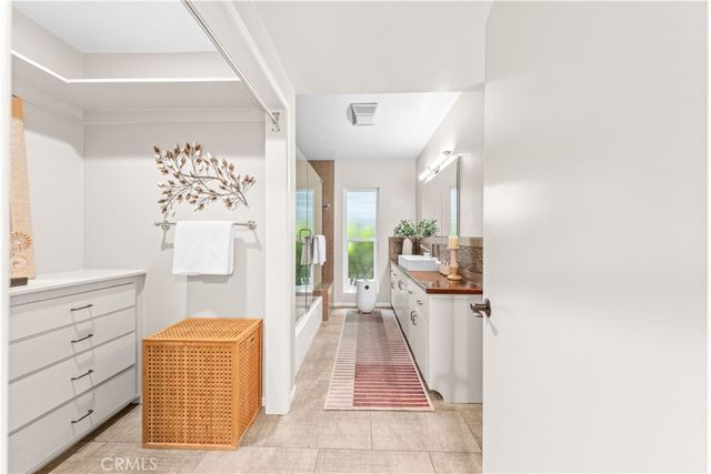 2275 N La Paz, Claremont, CA 91711