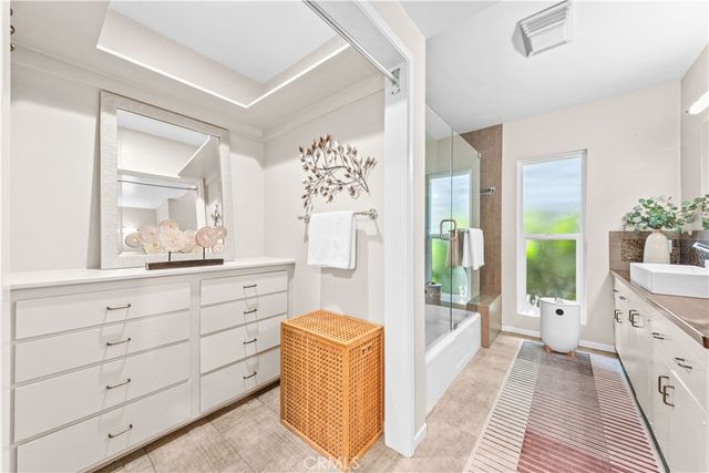 2275 N La Paz, Claremont, CA 91711