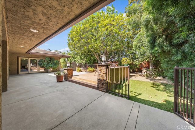 2275 N La Paz, Claremont, CA 91711