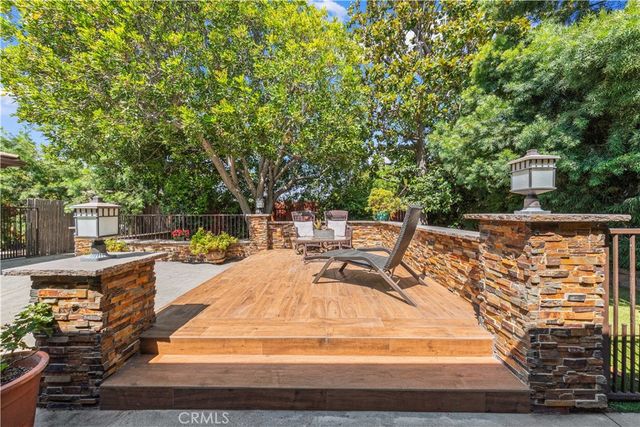 2275 N La Paz, Claremont, CA 91711