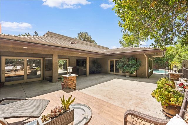 2275 N La Paz, Claremont, CA 91711