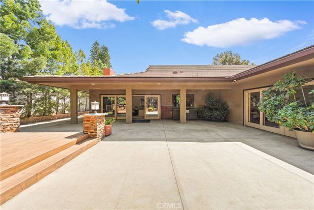 2275 N La Paz, Claremont, CA 91711