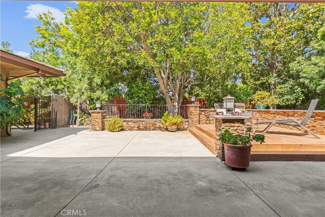 2275 N La Paz, Claremont, CA 91711