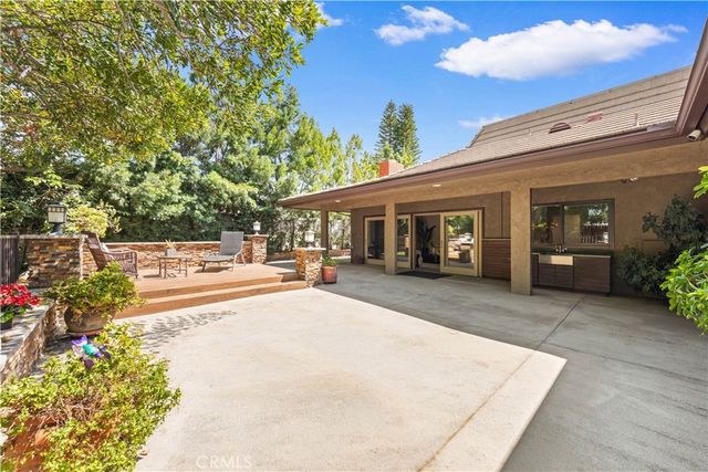2275 N La Paz, Claremont, CA 91711