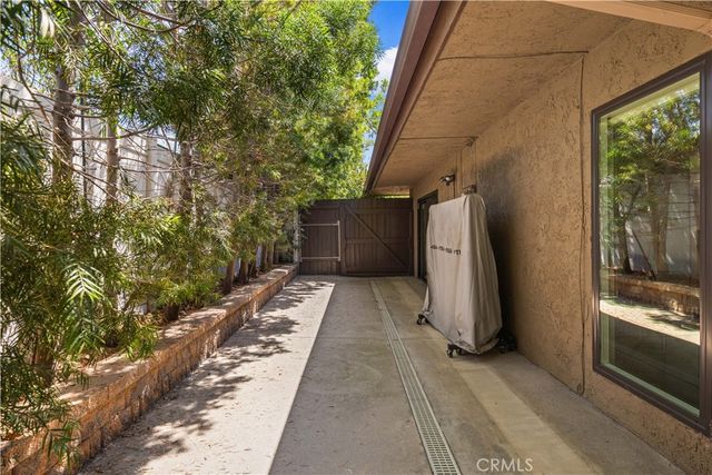 2275 N La Paz, Claremont, CA 91711