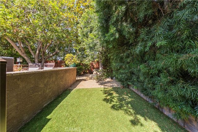 2275 N La Paz, Claremont, CA 91711