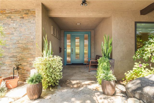 2275 N La Paz, Claremont, CA 91711