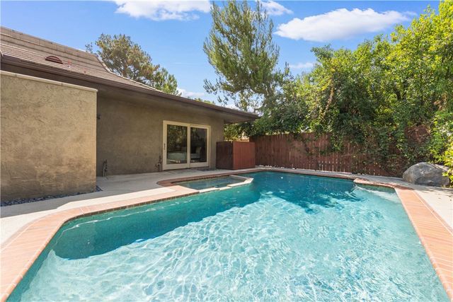 2275 N La Paz, Claremont, CA 91711
