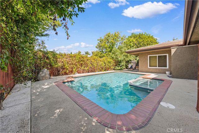 2275 N La Paz, Claremont, CA 91711
