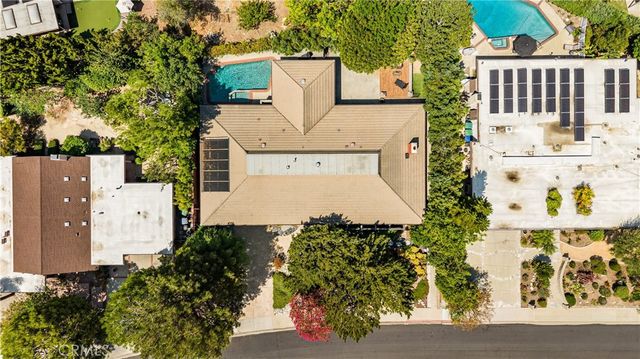 2275 N La Paz, Claremont, CA 91711