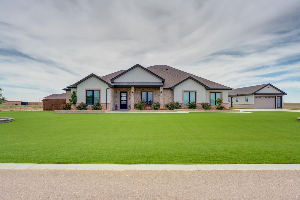 1111 Cooper Drive, Tahoka, TX 79373