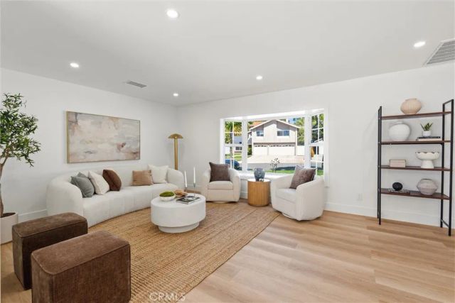 7685 E Calle Durango, Anaheim, CA 92808
