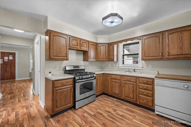 746 Parkway Avenue, Elgin, IL 60120