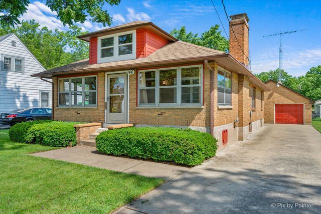 746 Parkway Avenue, Elgin, IL 60120