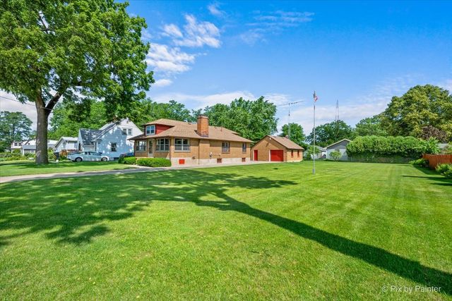 746 Parkway Avenue, Elgin, IL 60120