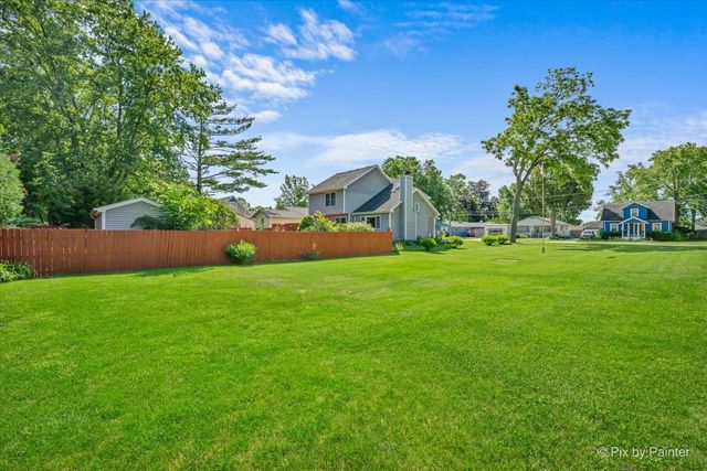746 Parkway Avenue, Elgin, IL 60120