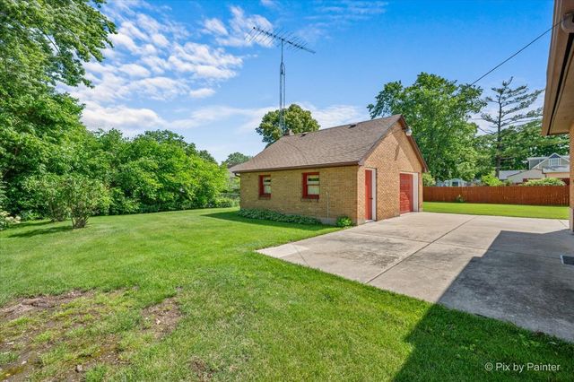 746 Parkway Avenue, Elgin, IL 60120
