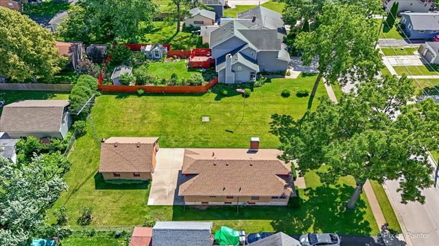 746 Parkway Avenue, Elgin, IL 60120