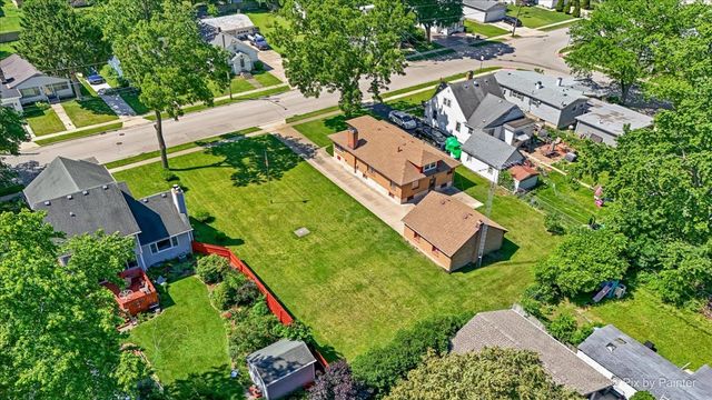 746 Parkway Avenue, Elgin, IL 60120
