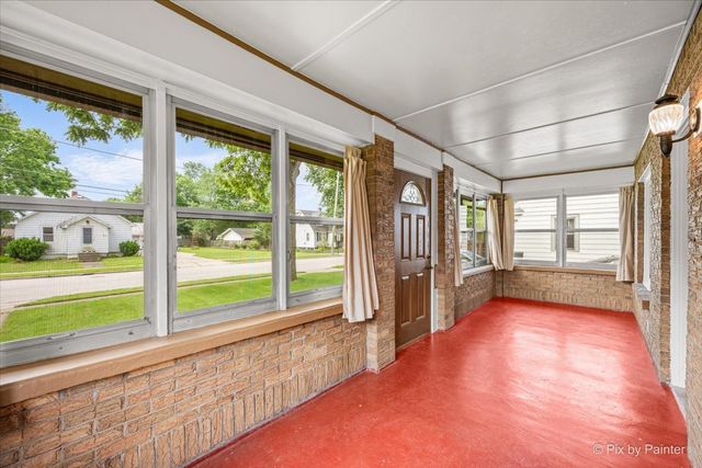 746 Parkway Avenue, Elgin, IL 60120