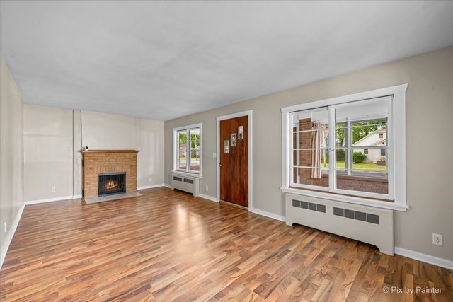 746 Parkway Avenue, Elgin, IL 60120