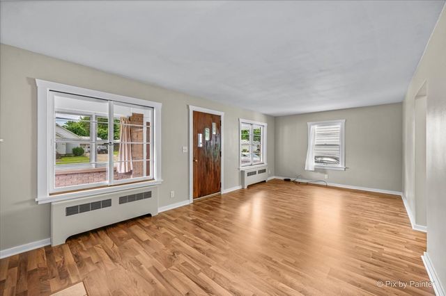 746 Parkway Avenue, Elgin, IL 60120