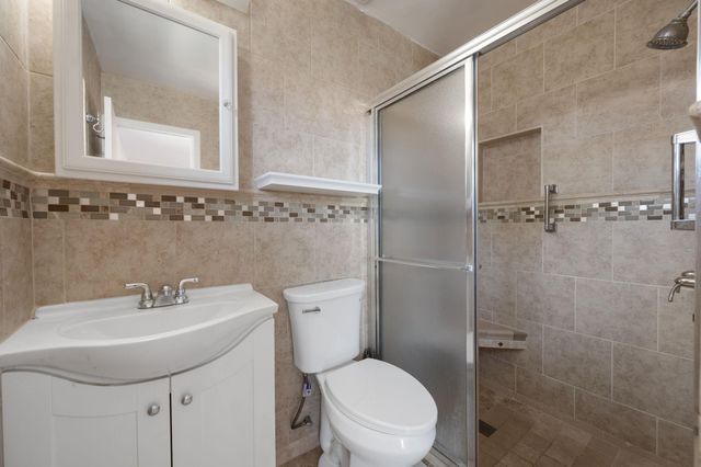 1400 Summit CIR, Taylor, TX 76574