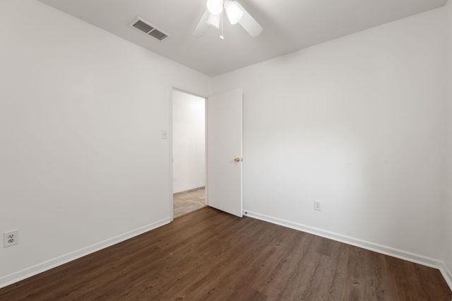 1400 Summit CIR, Taylor, TX 76574