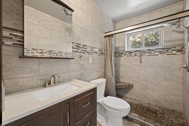 1400 Summit CIR, Taylor, TX 76574