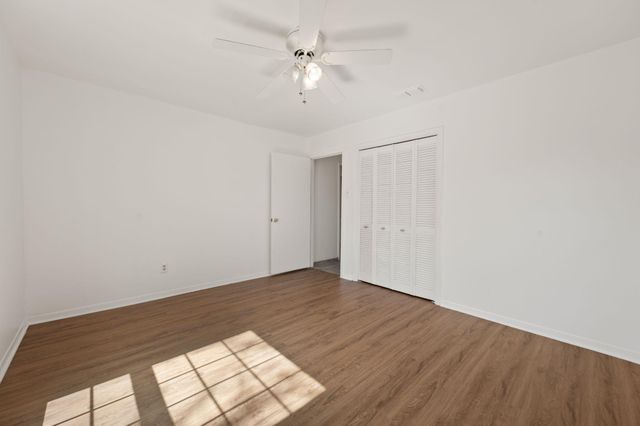 1400 Summit CIR, Taylor, TX 76574