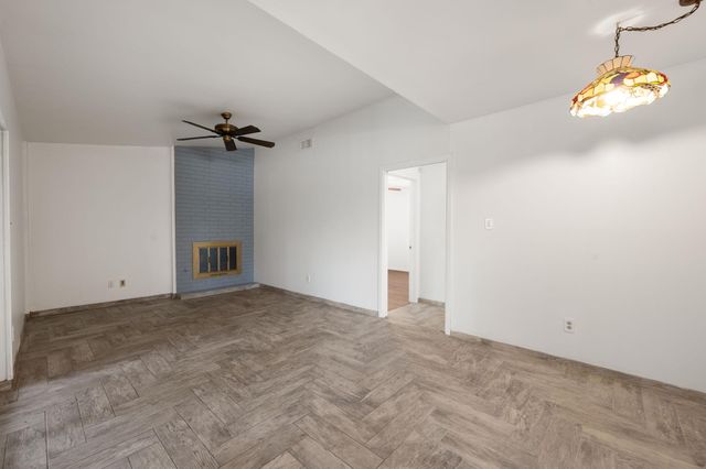 1400 Summit CIR, Taylor, TX 76574