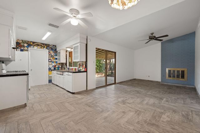 1400 Summit CIR, Taylor, TX 76574