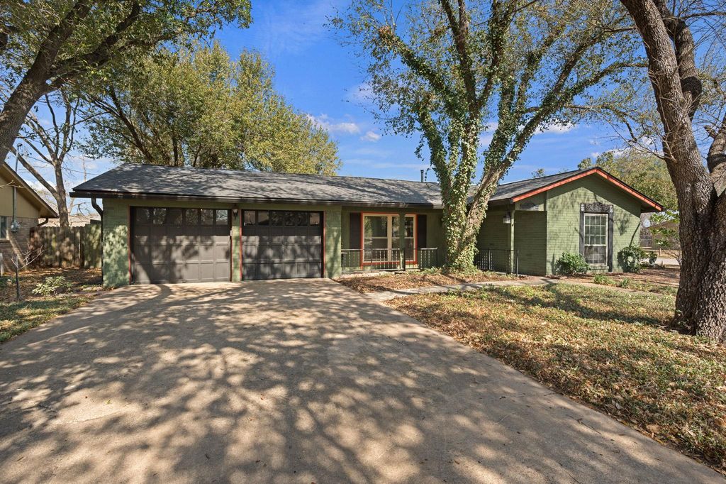 1400 Summit CIR, Taylor, TX 76574