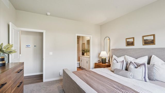 2612 Brook View Drive, Des Moines, IA 50317