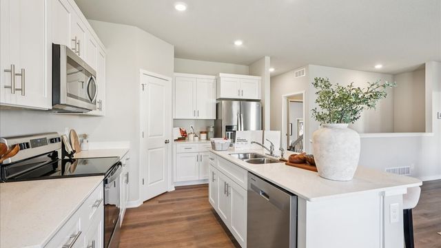 2612 Brook View Drive, Des Moines, IA 50317