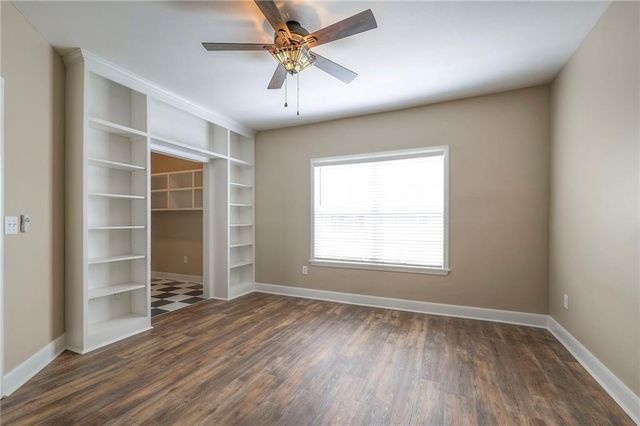 11614 Tomahawk Creek Parkway I, Leawood, KS 66211