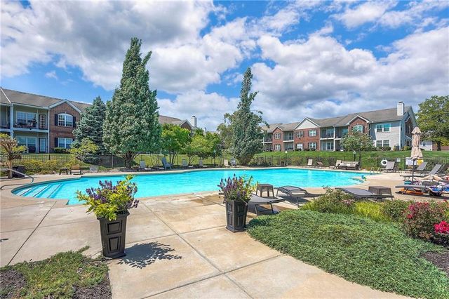 11614 Tomahawk Creek Parkway I, Leawood, KS 66211