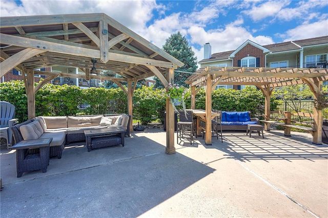 11614 Tomahawk Creek Parkway I, Leawood, KS 66211