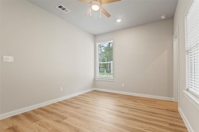 240 Shadow Oak DR, Bastrop, TX 78602