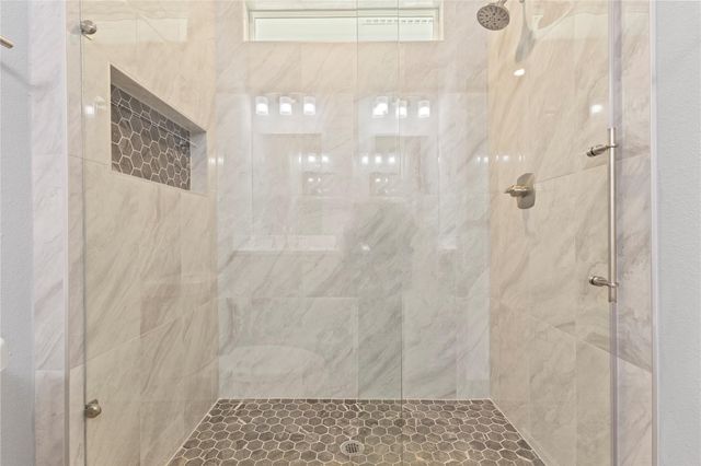 240 Shadow Oak DR, Bastrop, TX 78602