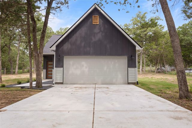 240 Shadow Oak DR, Bastrop, TX 78602